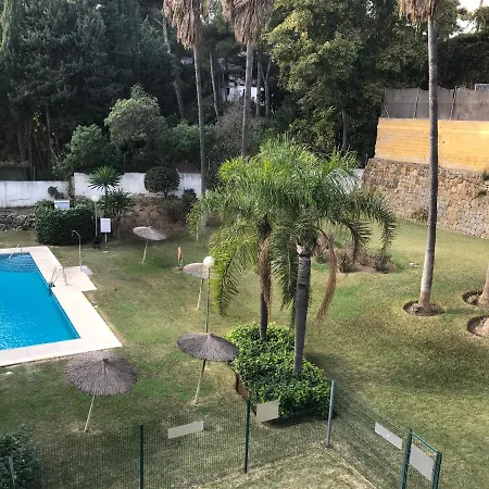 Residencial Flores アパート